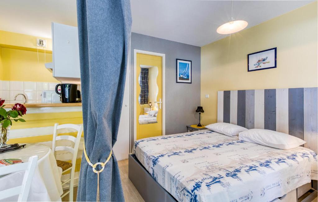 Amazing Apartment In La Rochelle With Wifi - 5