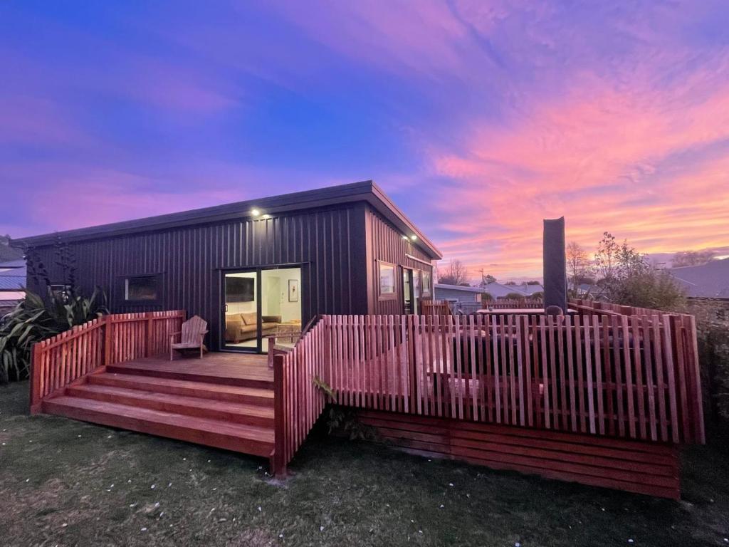 Modern bach ideal for rest and relaxation, Kinloch