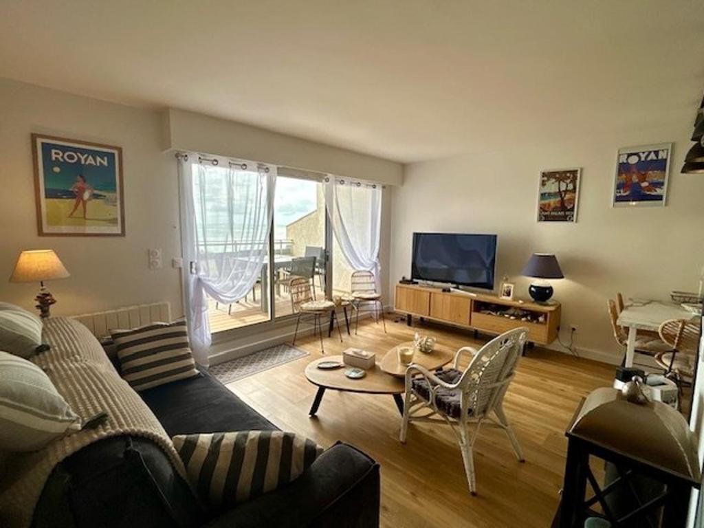 Bel appartement T3 rénové avec vue sur mer à Royan - FR-1-494-213 - 3