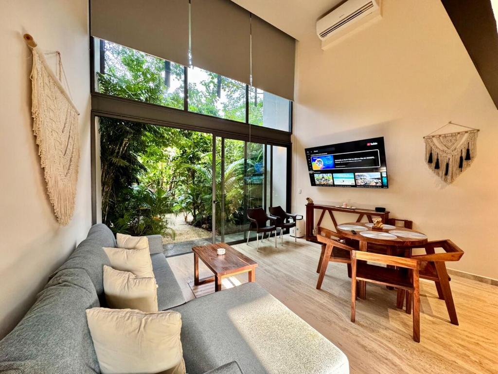 Beautiful Loft minutes from the sea!, Tulum