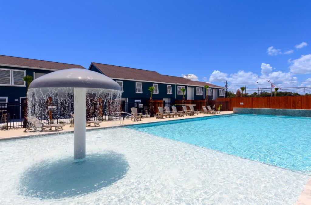 B4 At Little Bay Landing, Rockport