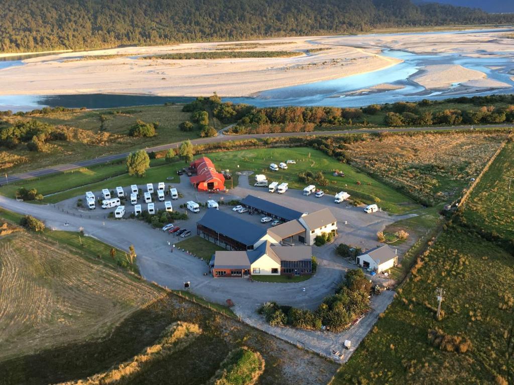 Haast River Motels & Holiday Park photo