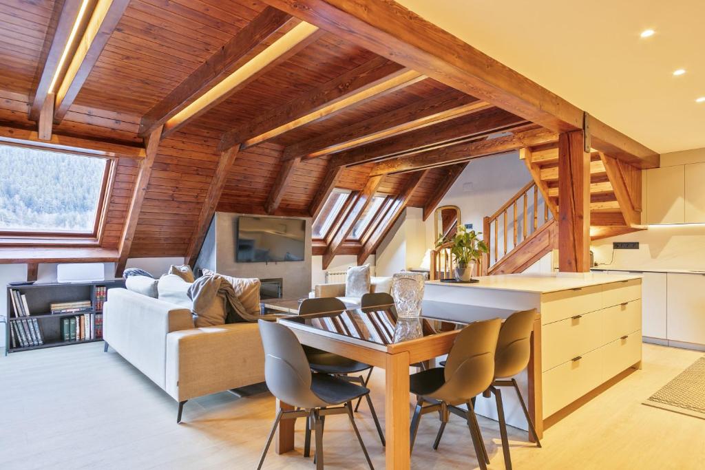 Luderna - Dúplex con terraza Laveja, Gessa