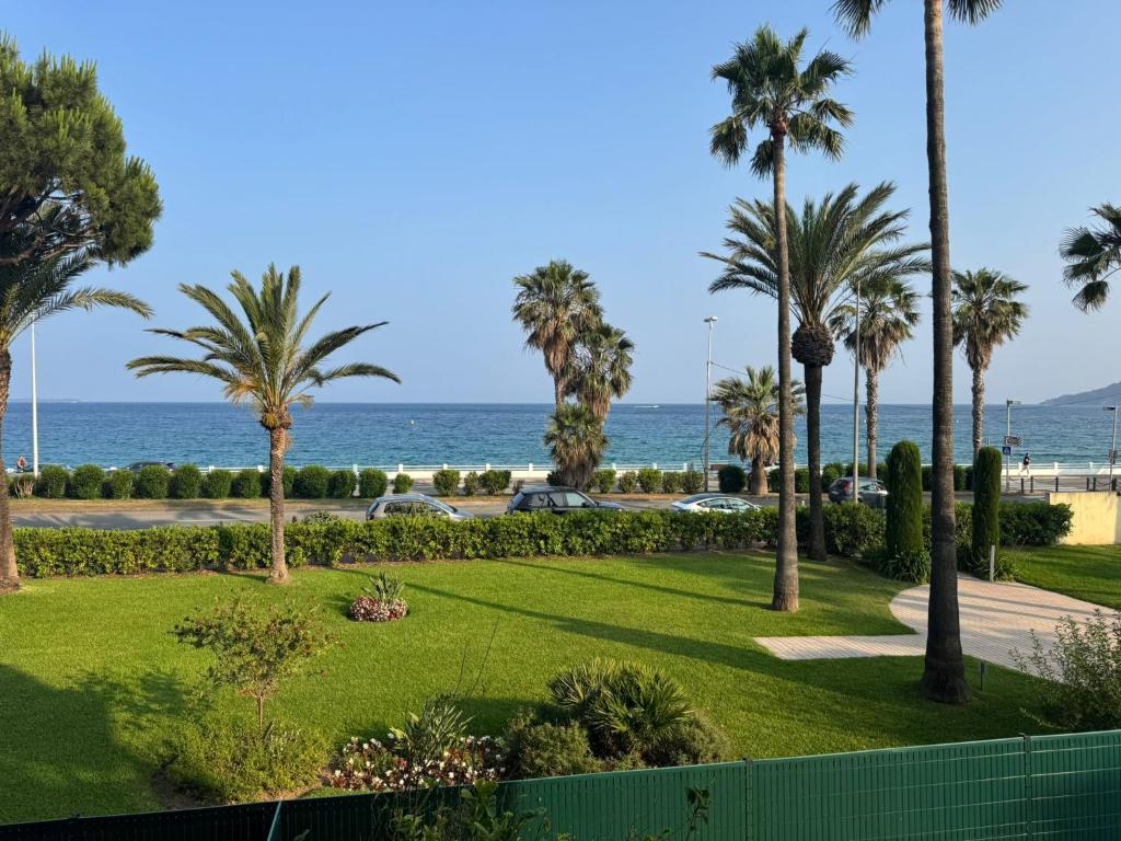 2 Bedroom Luxury Sea View Terrace - 1