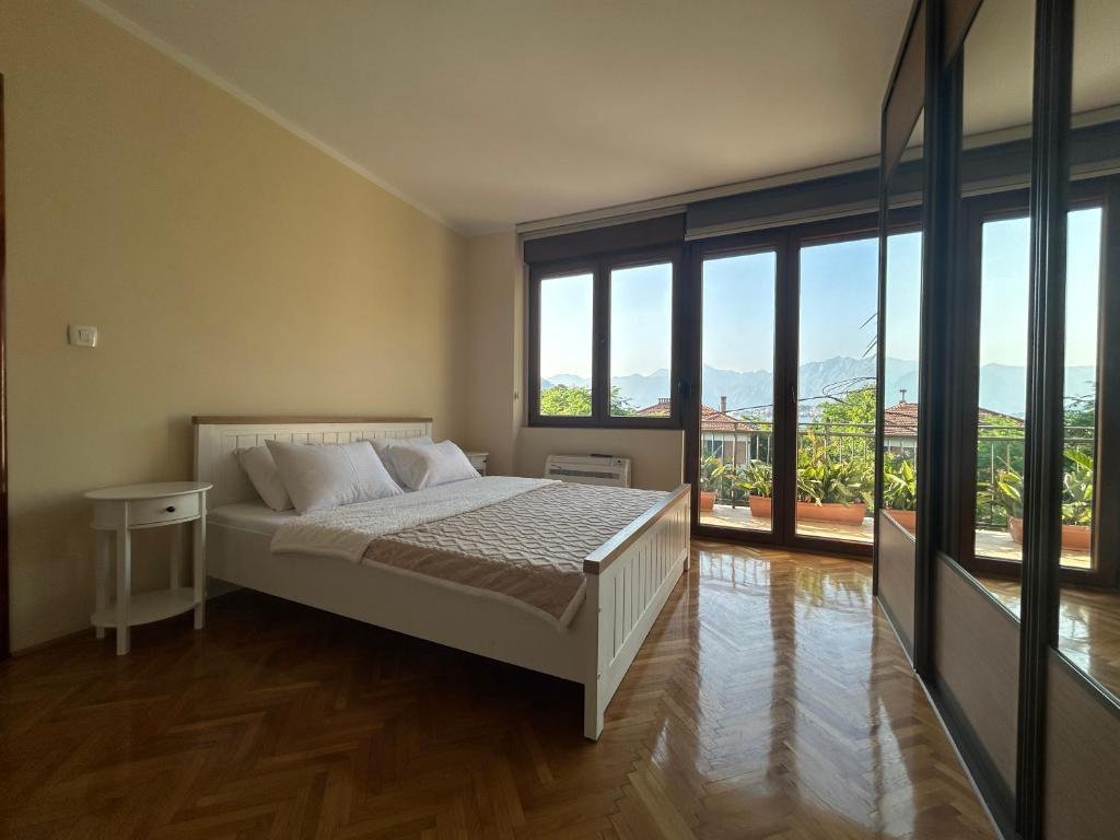 Central Kotor Bay Condo with amazing view - 4