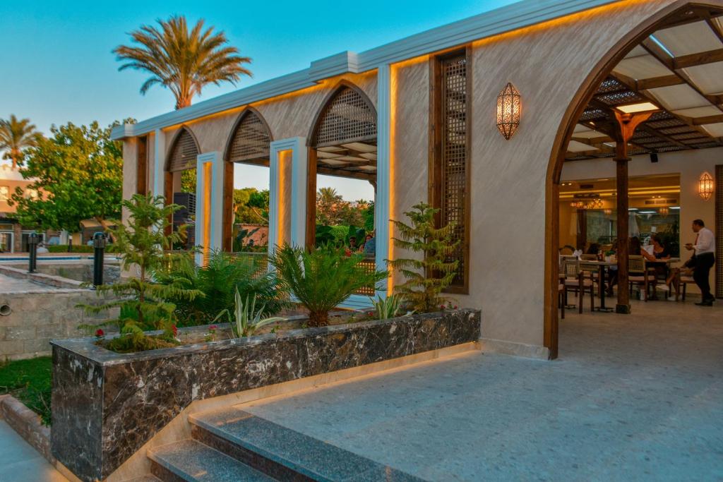 Golden beach resort hotel レストラン