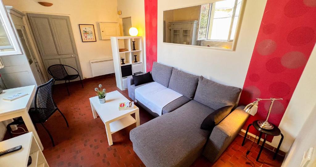 AC - Hypercenter - Near place des Carmes - 3