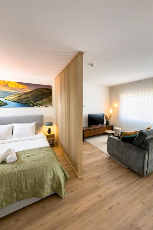 Lighthouse by MyMoradia I Vue & Élégance à Porto, Porto