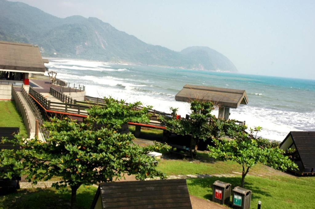 웬 해피니스 낙 유어 도어 호텔 이미지 2