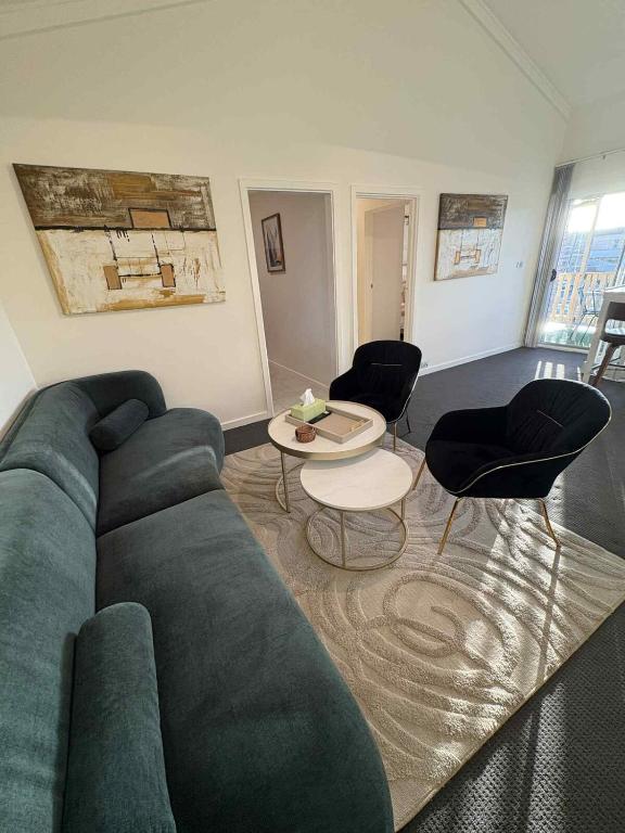 BEACHSIDE UNIT WITH OCEAN VIEWS West Beach, West Beach