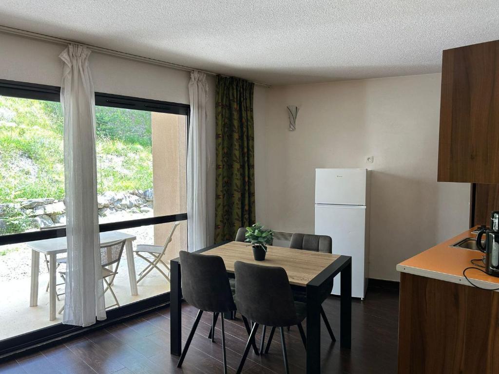 Studio confortable à Jausiers avec terrasse et accès piscine, idéal pour 4 personnes - FR-1-165B-56, Jausiers