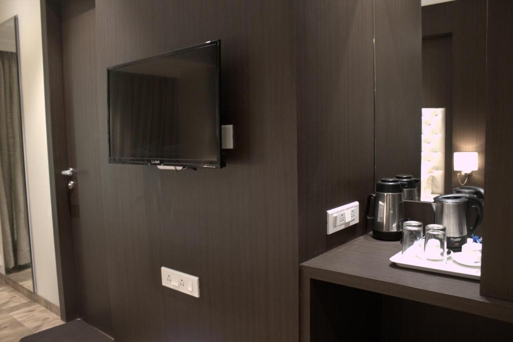 Hotel Sai Sanidhya photo