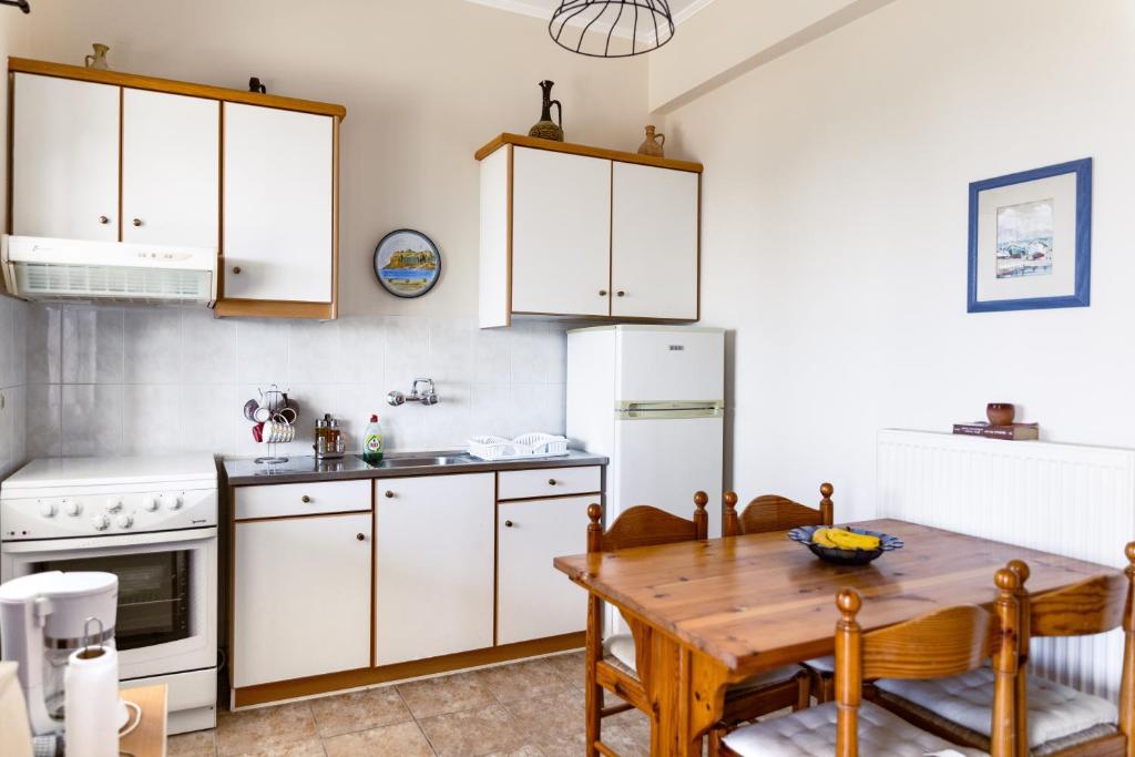 Kitchen, Sipsas Villas in Koroni
