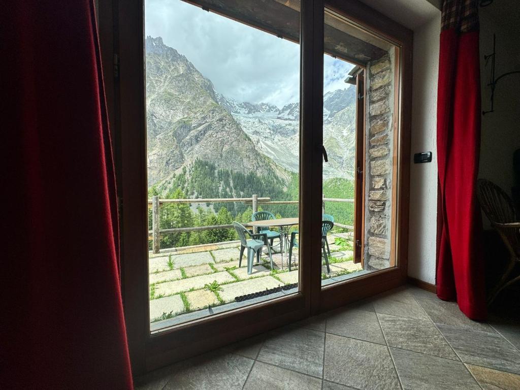 We are 4810 Chalet aux pieds du Mont-Blanc Trilocale - 4