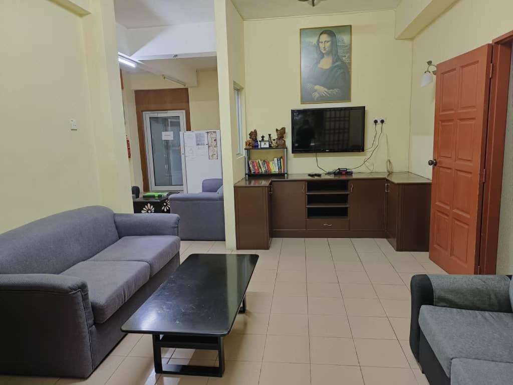 Shared lounge/TV area