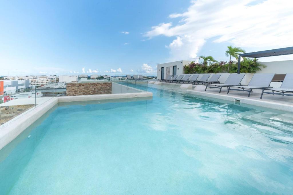 Central 1 Bedroom Condo - Veranda 210 - 2