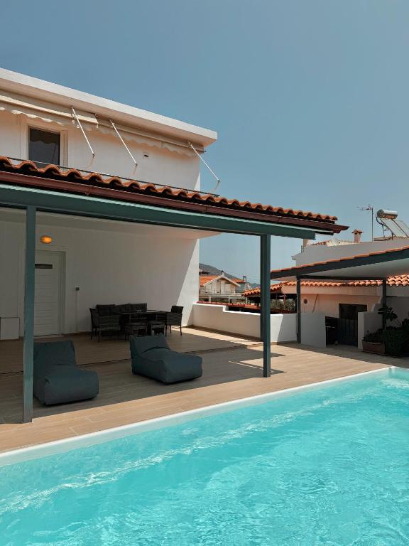 Seaview Complex with Pool, Porto Rafti