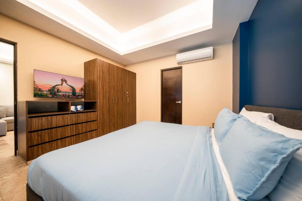 Condo Veronica - Comfortable 2 bedroom with rooftop gym and pool - 4