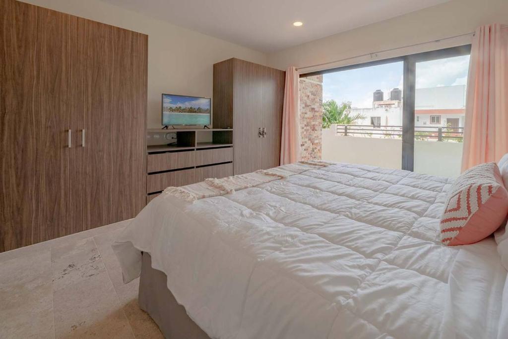 Condo Verde Oasis - Central 2 bedroom with pool, gym, private terrace - At Veranto Condos - 4