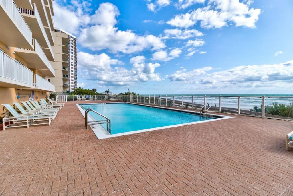 Elegant Oceanfront Pool Hot Tub at Sanibel Condos, Daytona Beach Shores