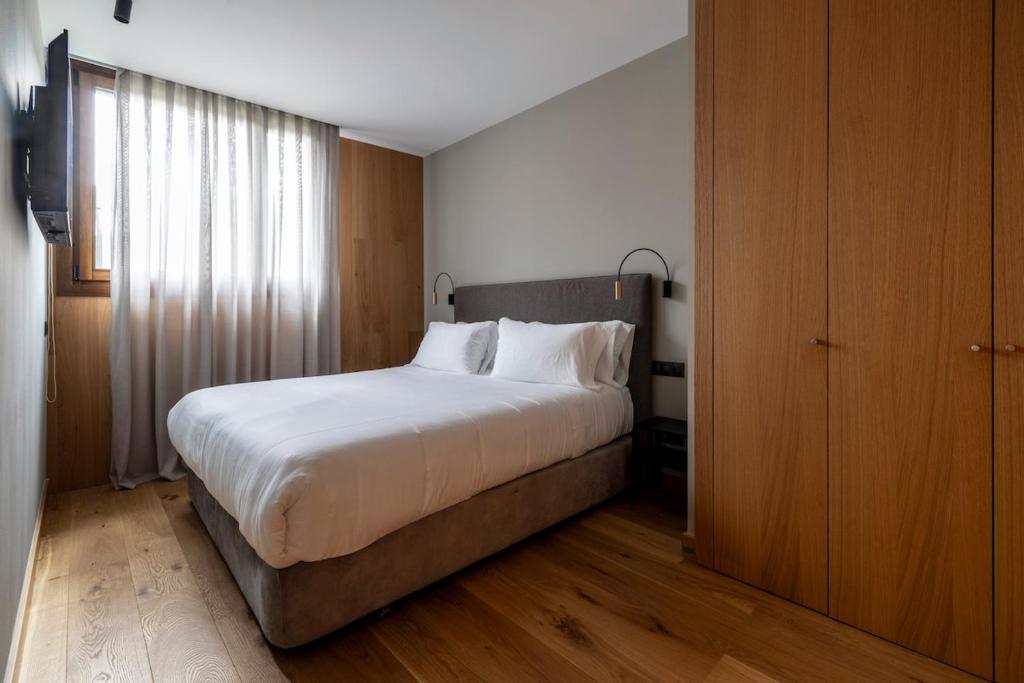 Luxury Mountain Stay l 1 Minute To Slopes l 6pax l GYM - SAUNA - POOL l by BonesVacances - 2
