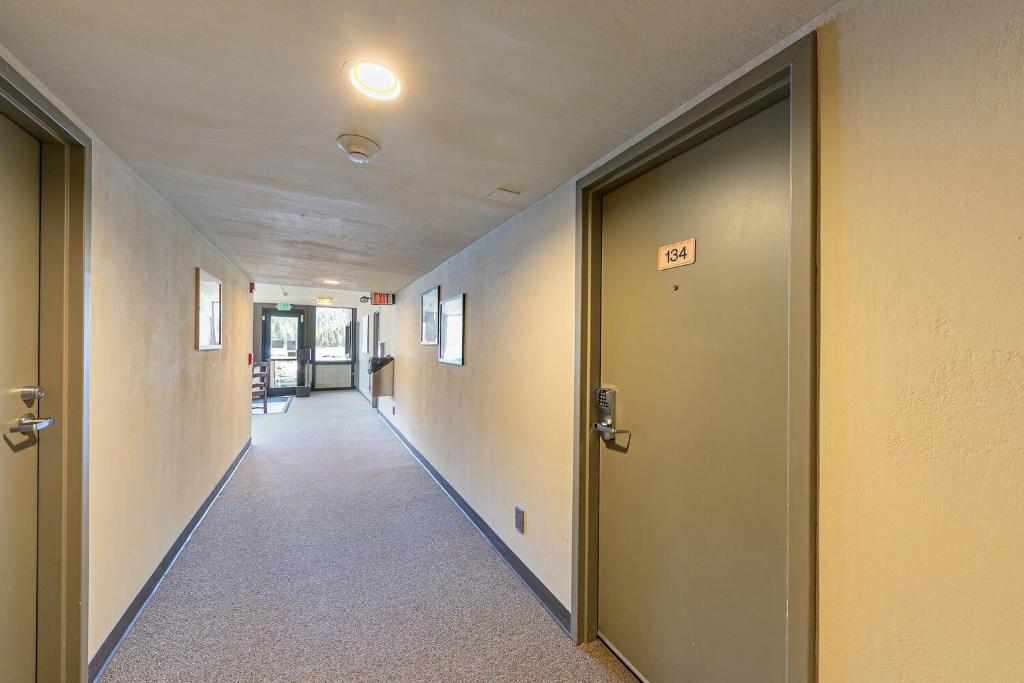 134 Bldg C studio, Truckee