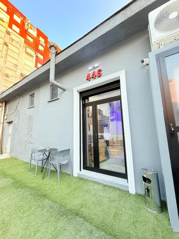 446 Private Suite, Center, Skadar