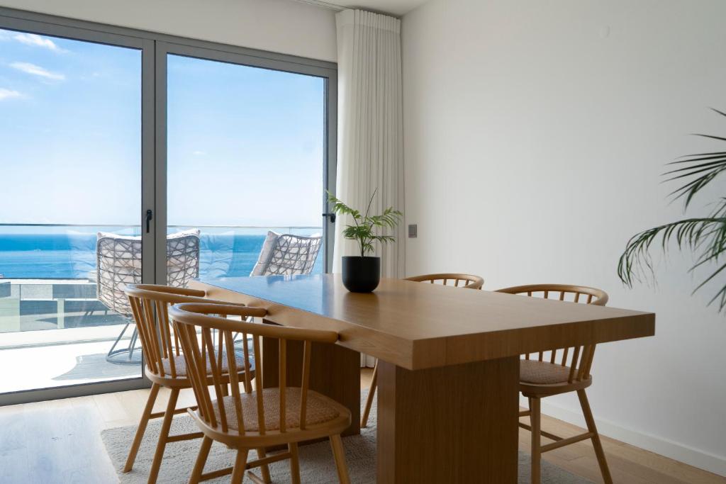 White Apartment, Funchal