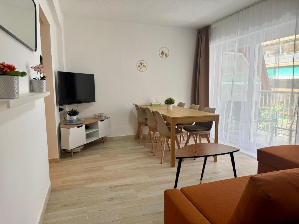 Cómodo Apartamento cerca de la playa de San Antonio, dos baños - 2