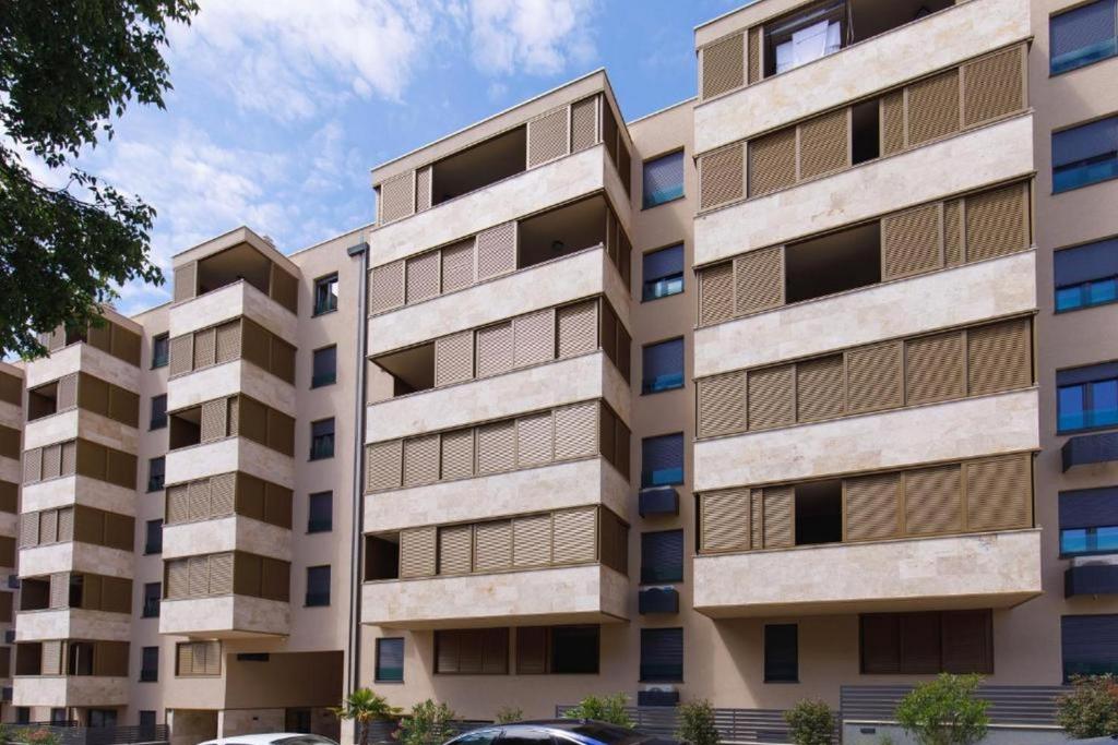 Apartments with parking space Split - 24662, Spalato (Split)