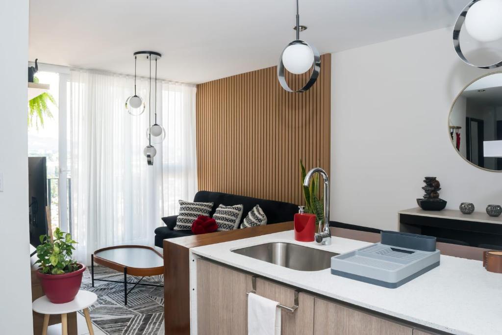 Encanto 11 - Deluxe Apartment en zona 11 Wifi-parqueo-piscina, El Rodeo