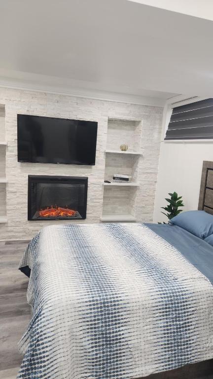 Entire Studio Guest Suite in Kitchener, Kitchener