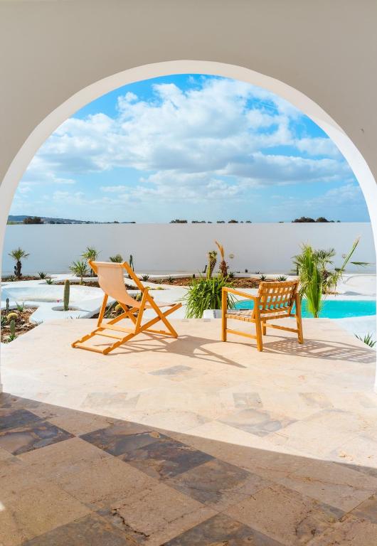 Retreat in the countryside, Ariana