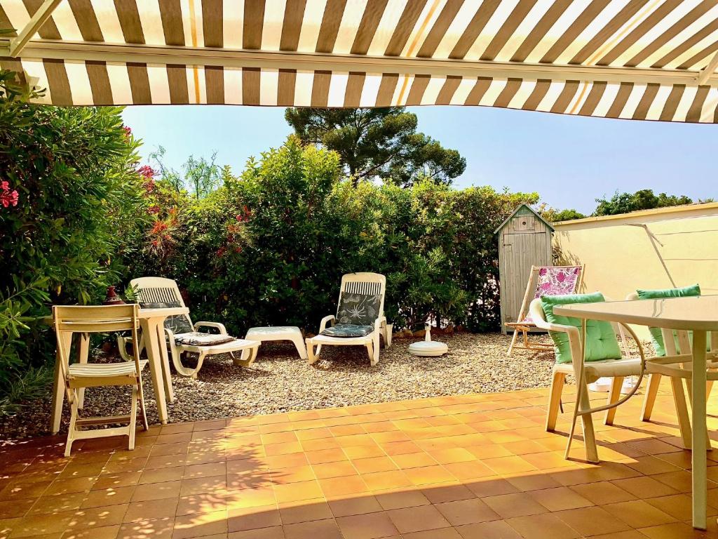 La plage, calme et jardin - 1