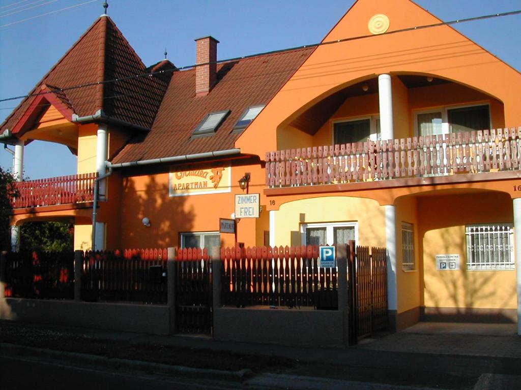 Orchidea Apartman — Hotel in Hévíz