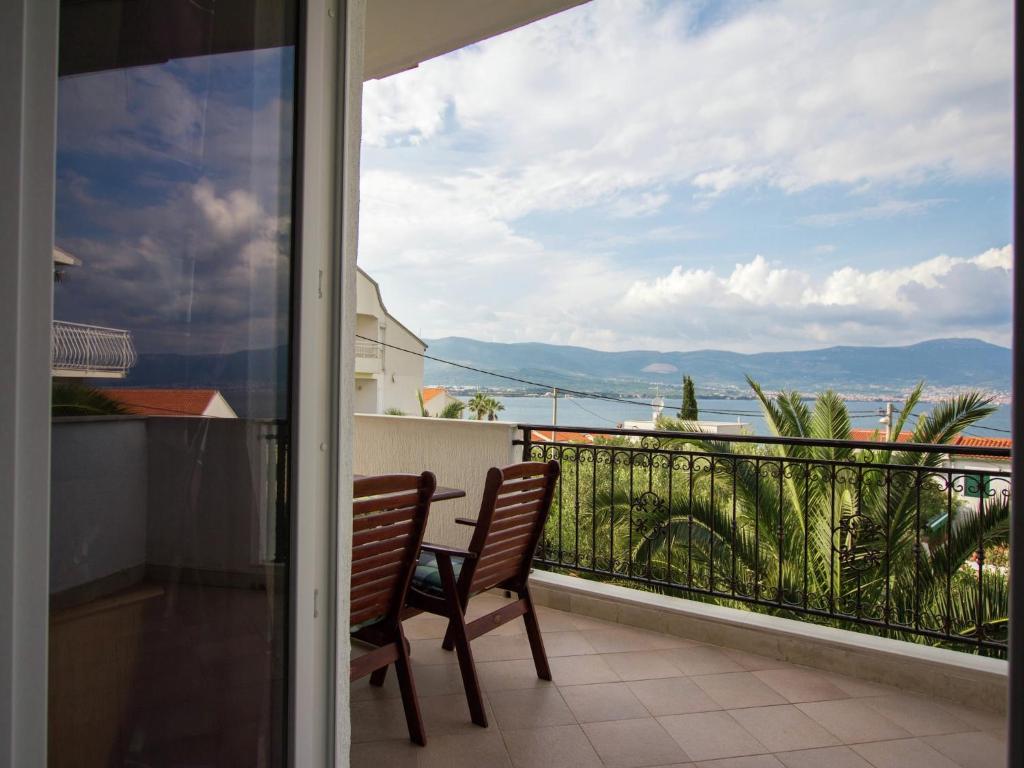 Modern Apartment in Slatine with Terrace, Trogir