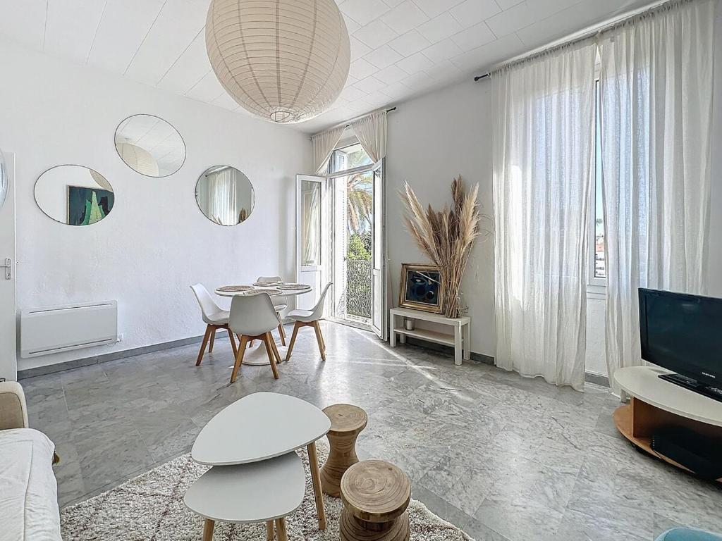 60 m2 private parking, 600 m Palace & beaches - 2