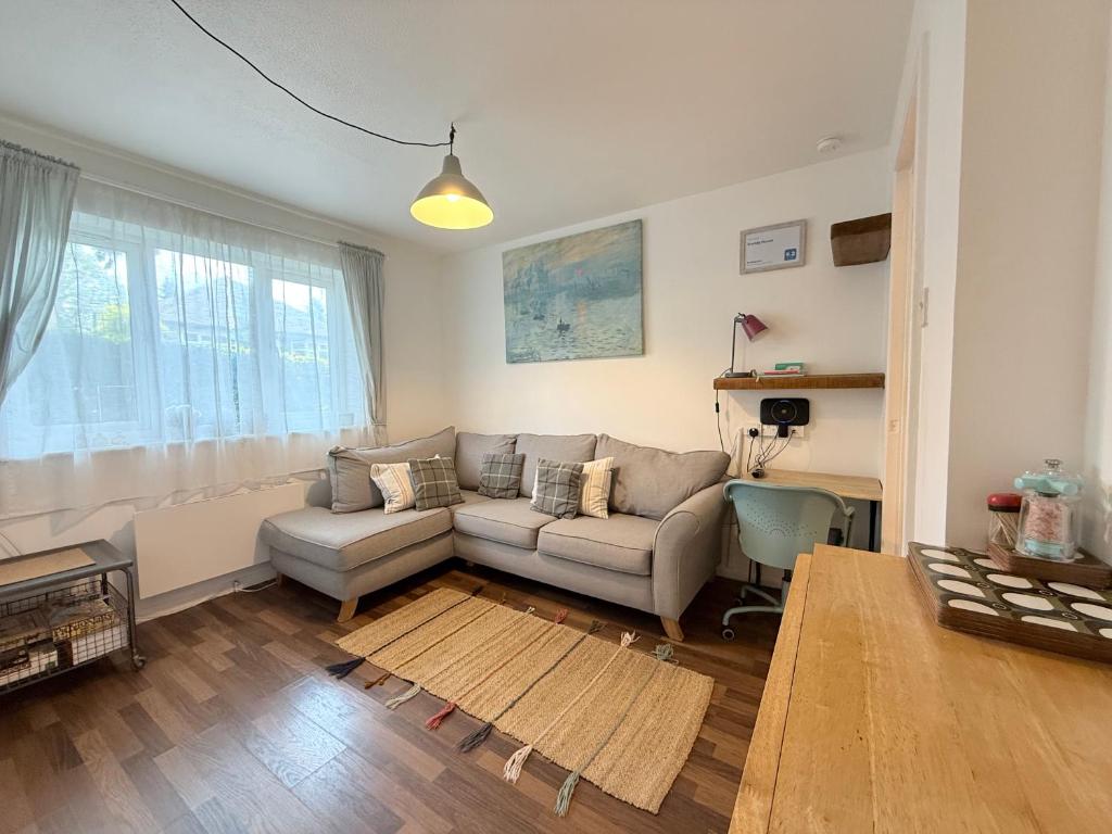 Grundy House, Uxbridge