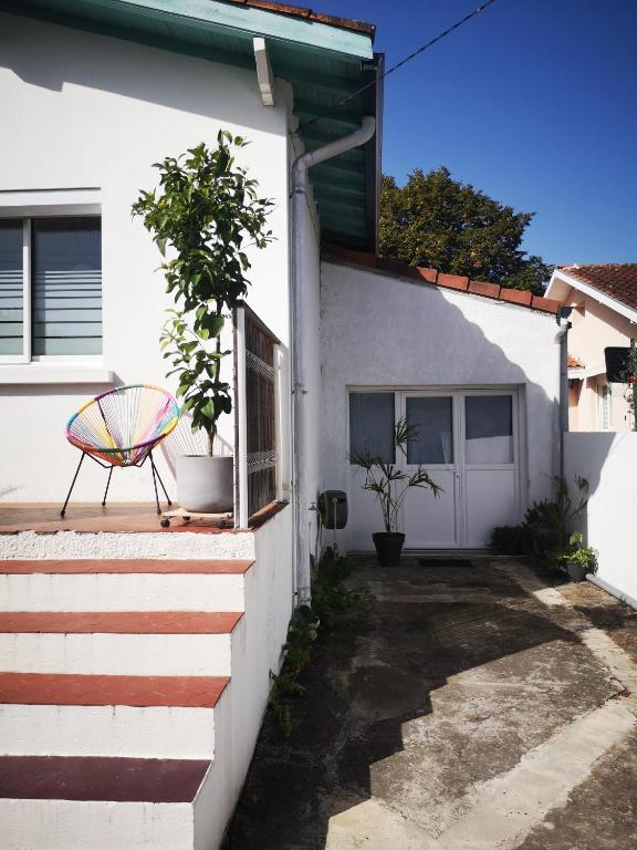 Paisible logement indépendant avec jardin et places de parking, Tarbes