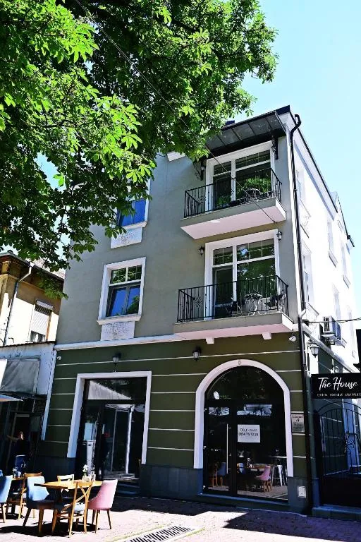 The House - Central Boutique Apartments，位于丘斯滕迪尔的酒店