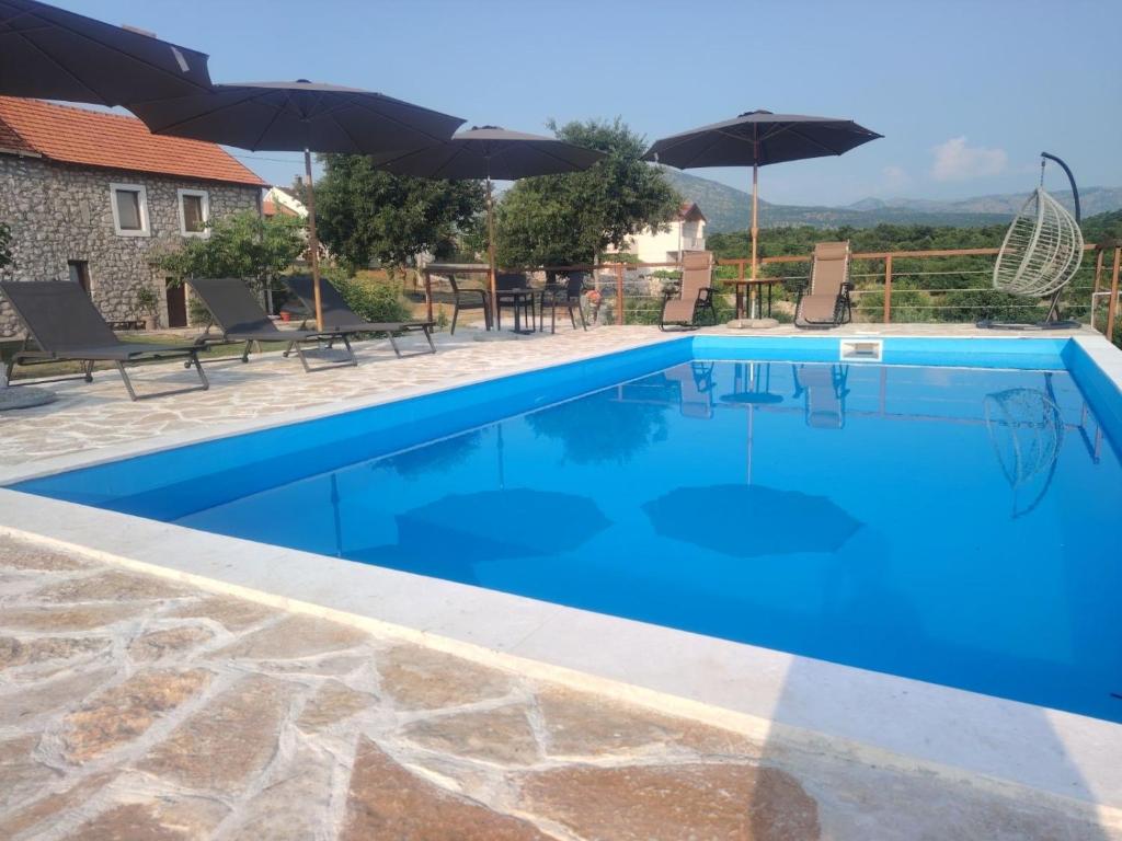 Old House Piperi - 2