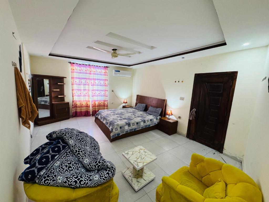 G S K Associate, Islámábád