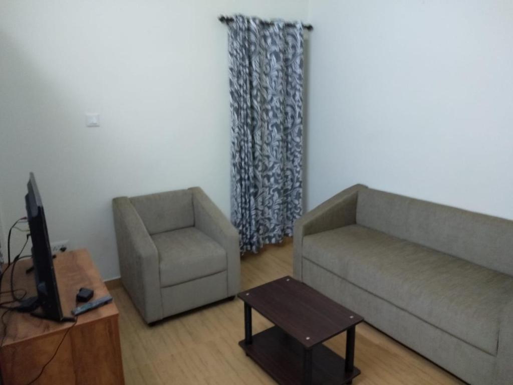 Emkays Mehreen, Kóčin