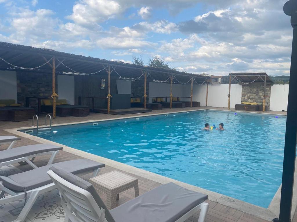 x sapanca pool, Sapanca