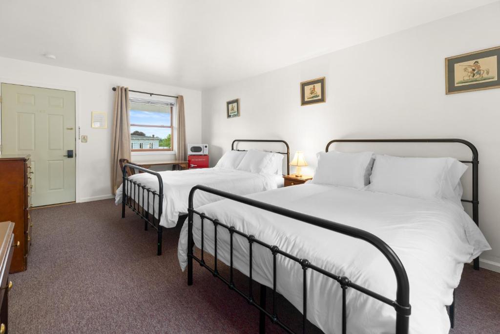 KC's Corner Motel, East Springfield