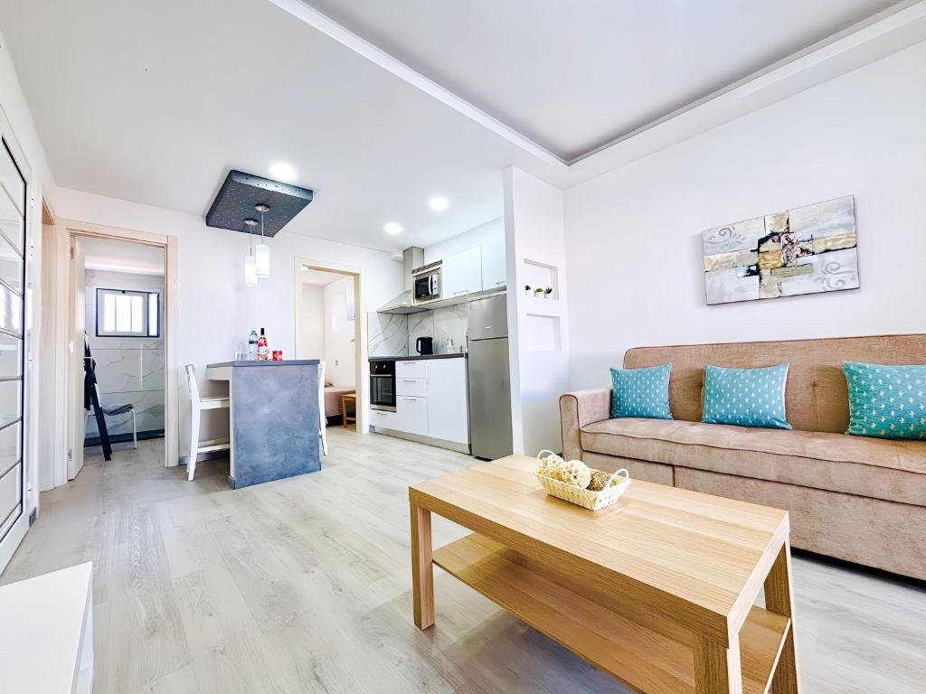 Apartment Bellissima with pool and Wi-Fi, 200m from the sea in Puerto del Carmen - 4