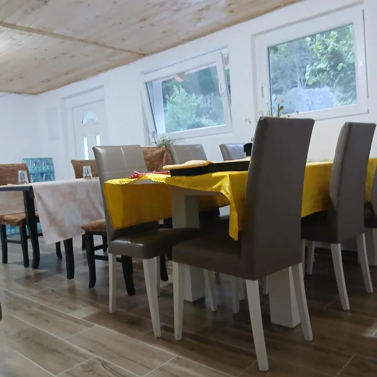 Bujtina Sherifaj, hotel in Valbonë