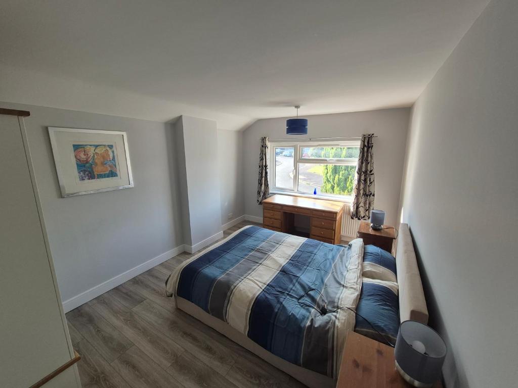 3 Bay Tree Close, High Wycombe photo 6