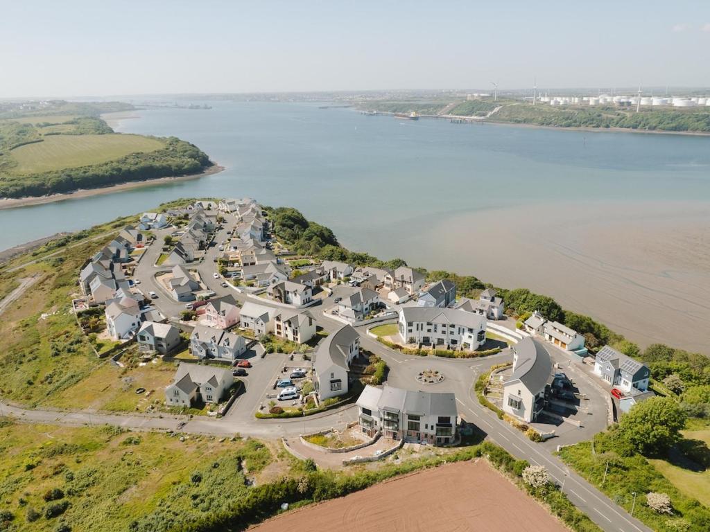 Ocean view - Pet Friendly, Llanstadwell