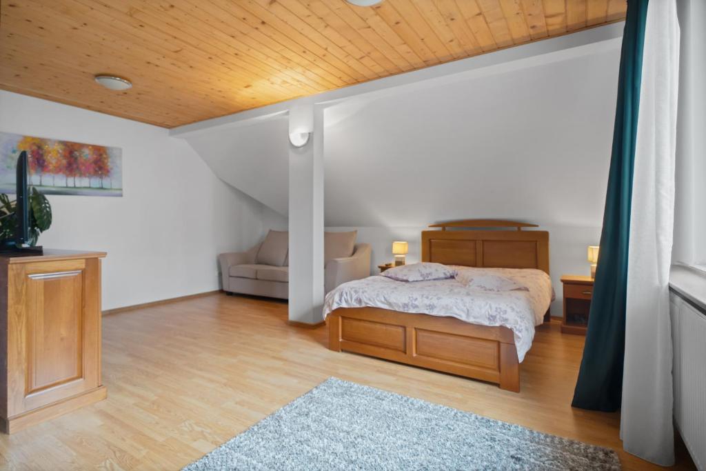 Forest Retreat with BBQ, Predeal